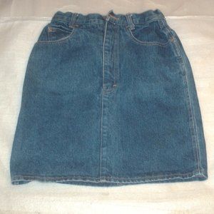 Lady's short denim skirt by Variations size 5/6